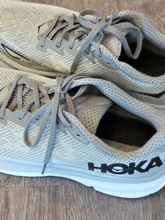 Men\'s Size 9 Hoka Clifton 9 main image 5